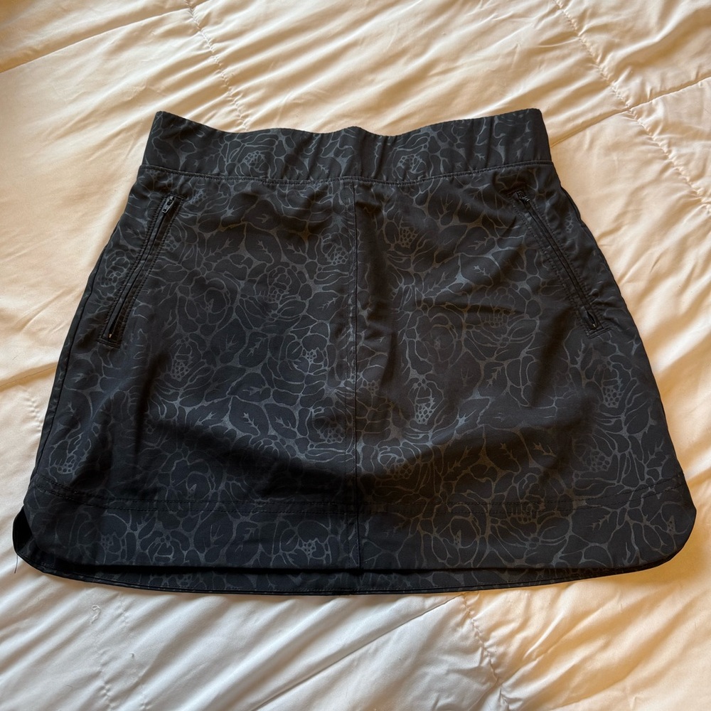Orvis Black Floral Mini Sport Skirt Size Small